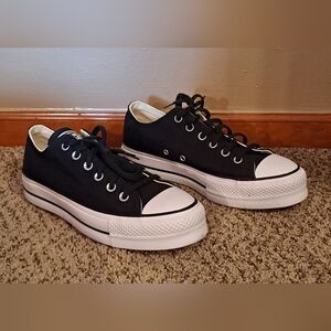 Chuck Taylor All Star Classic Black Converse Low-Top Platform Sneakers Size 8